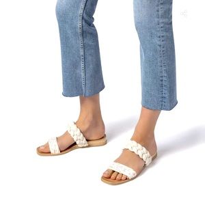 Color: Fawn // Calf Hair